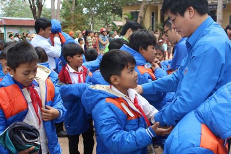 Mang Tết sớm đến với đồng bào vùng cao 